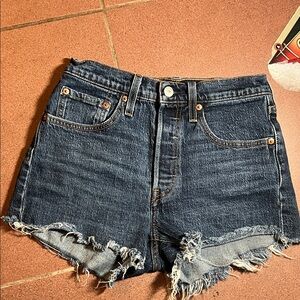 Levi's‎ 501 Dark Blue Jean Shorts with Frayed Hem W26